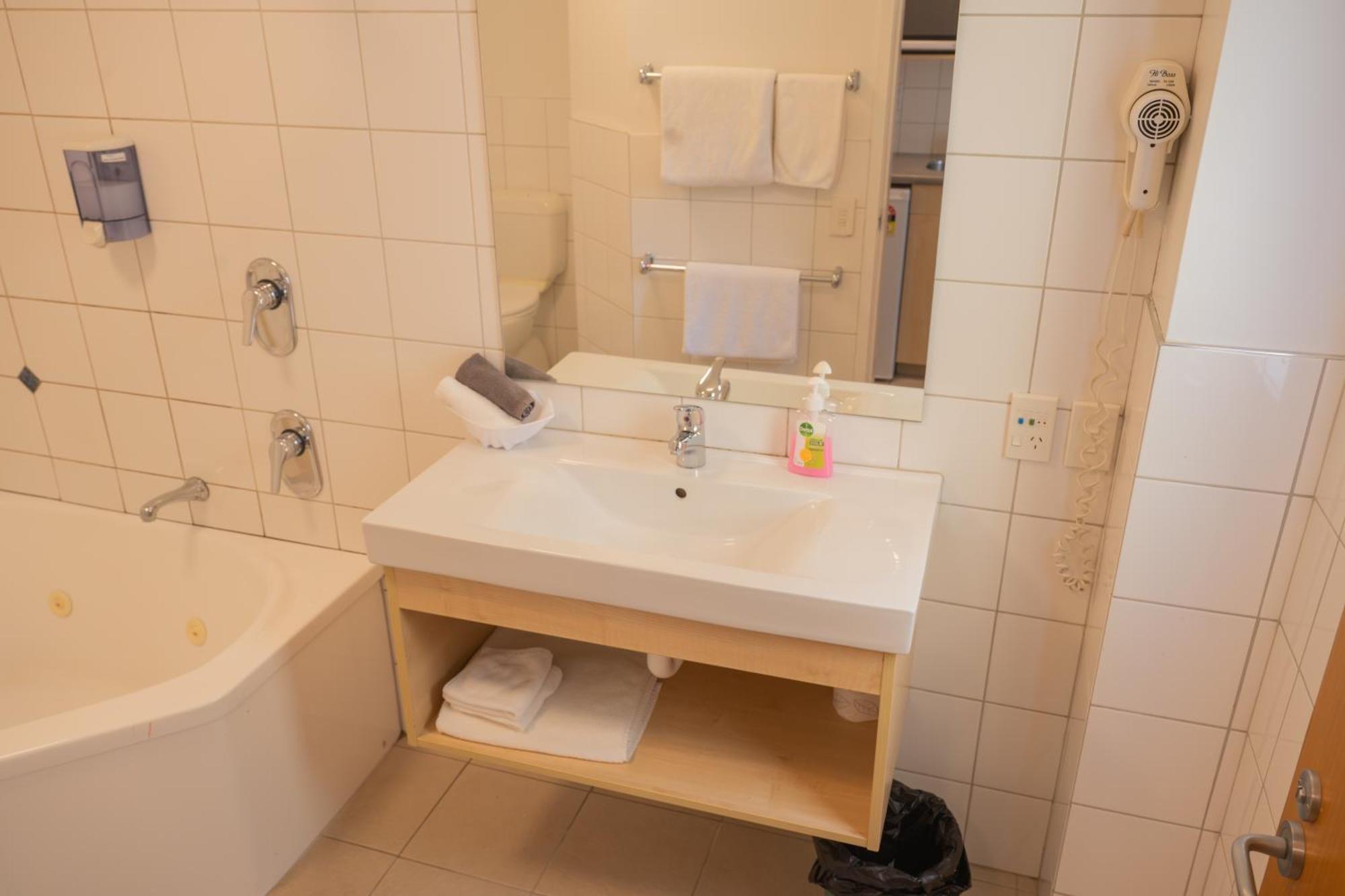 Victoria Court Motor - Free Parkig 4* Wellington