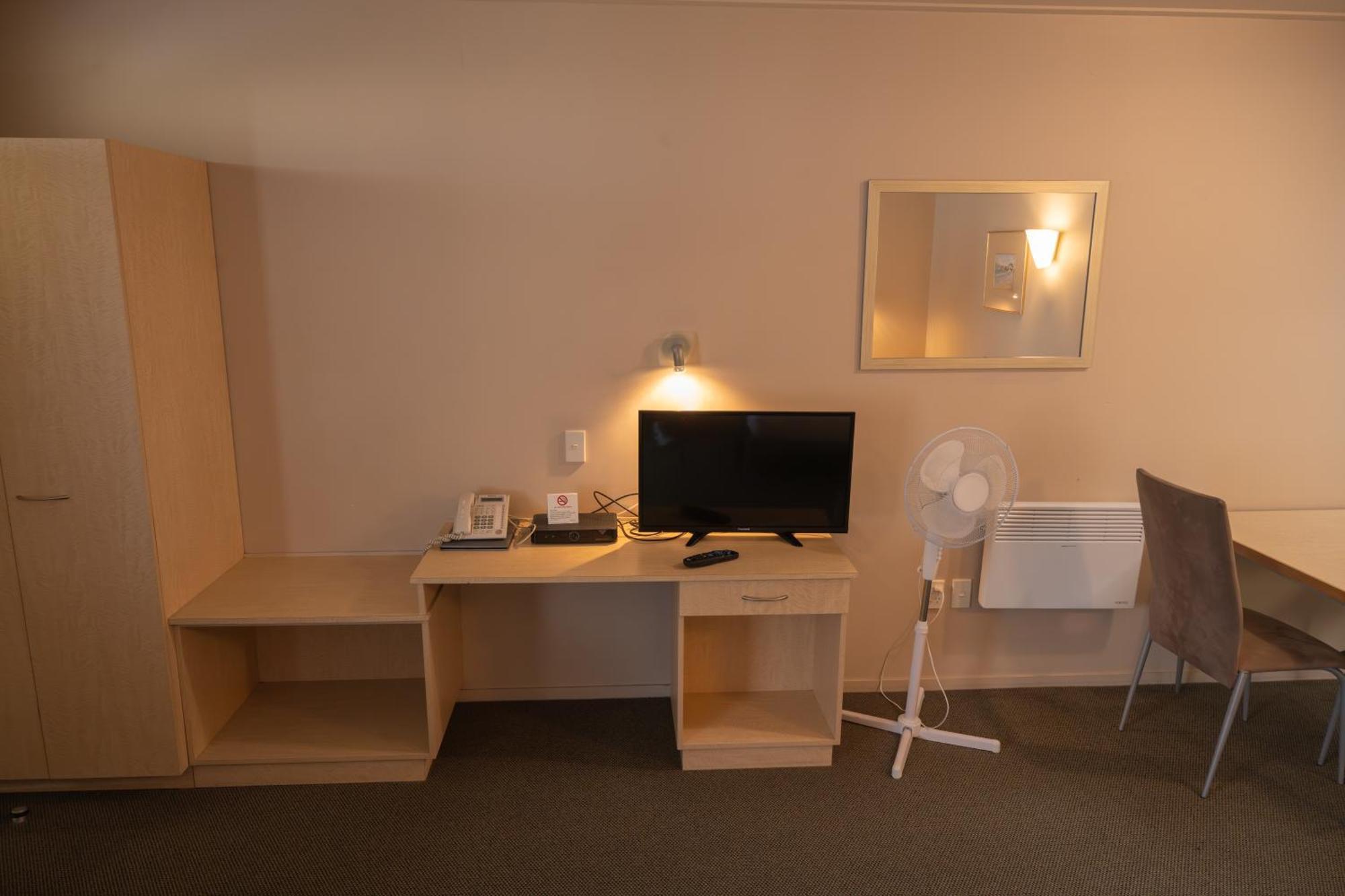 Victoria Court Motor - Free Parkig Motel 4*